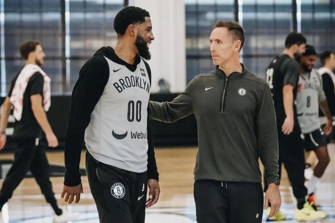 关联交易披 关联交易披